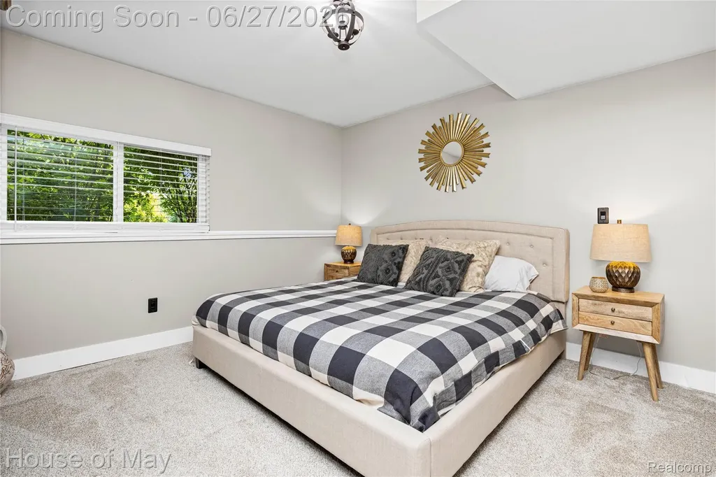 5830 Waycroft Court Commerce Charter Township MI 48382