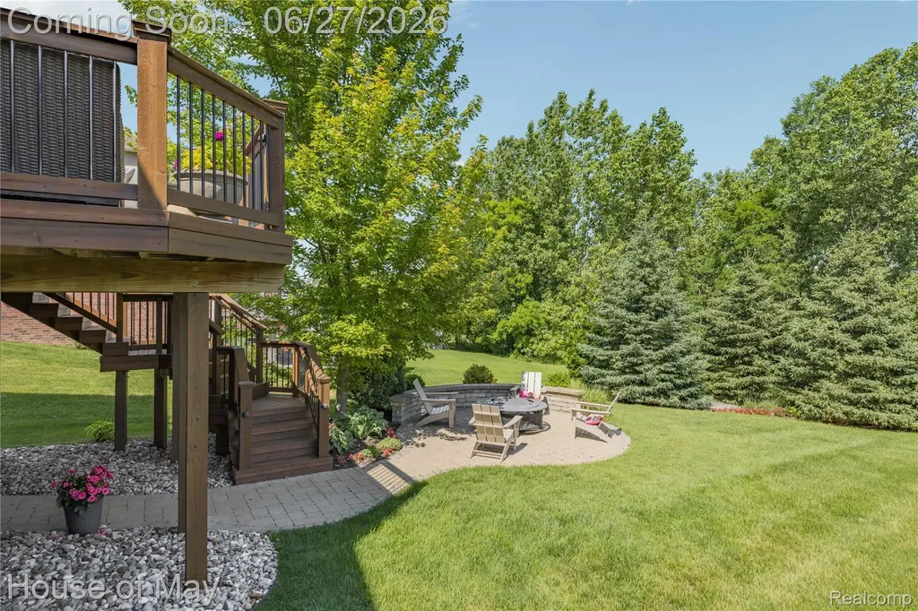 5830 Waycroft Court Commerce Charter Township MI 48382