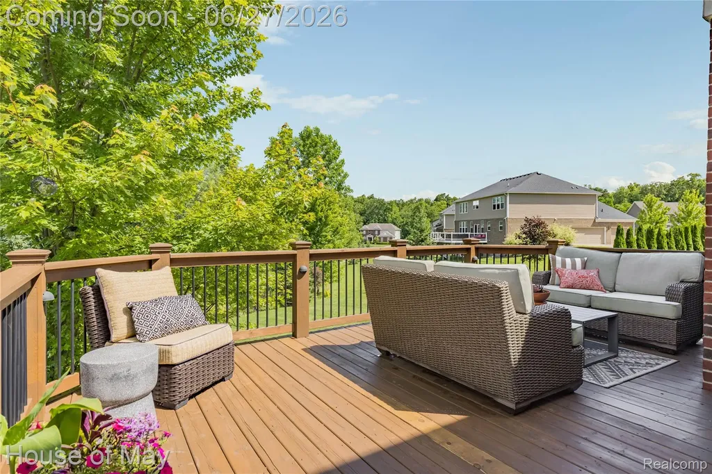 5830 Waycroft Court Commerce Charter Township MI 48382