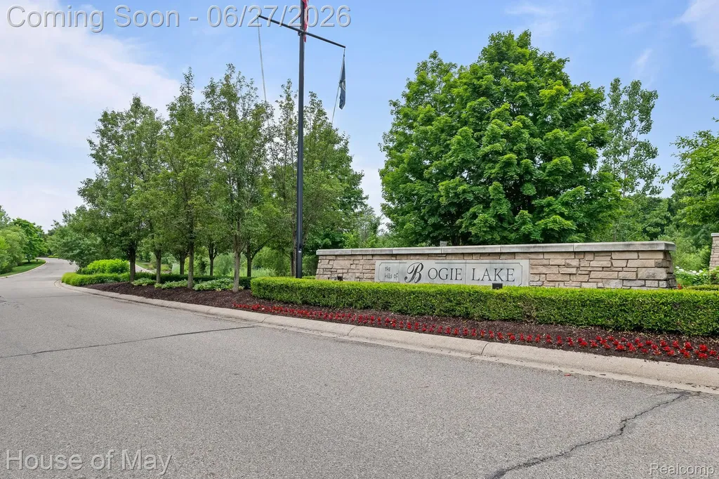 5830 Waycroft Court Commerce Charter Township MI 48382