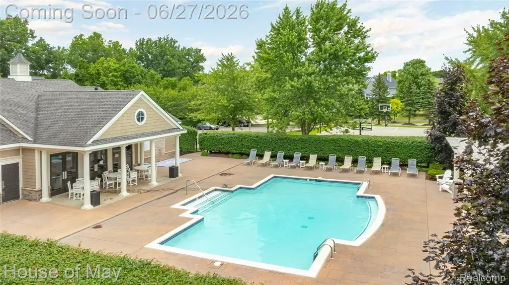 5830 Waycroft Court Commerce Charter Township MI 48382