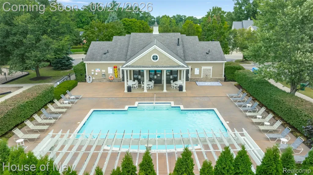5830 Waycroft Court Commerce Charter Township MI 48382