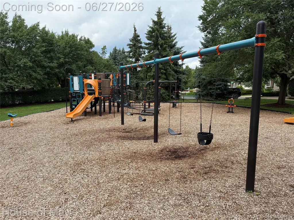 5830 Waycroft Court Commerce Charter Township MI 48382