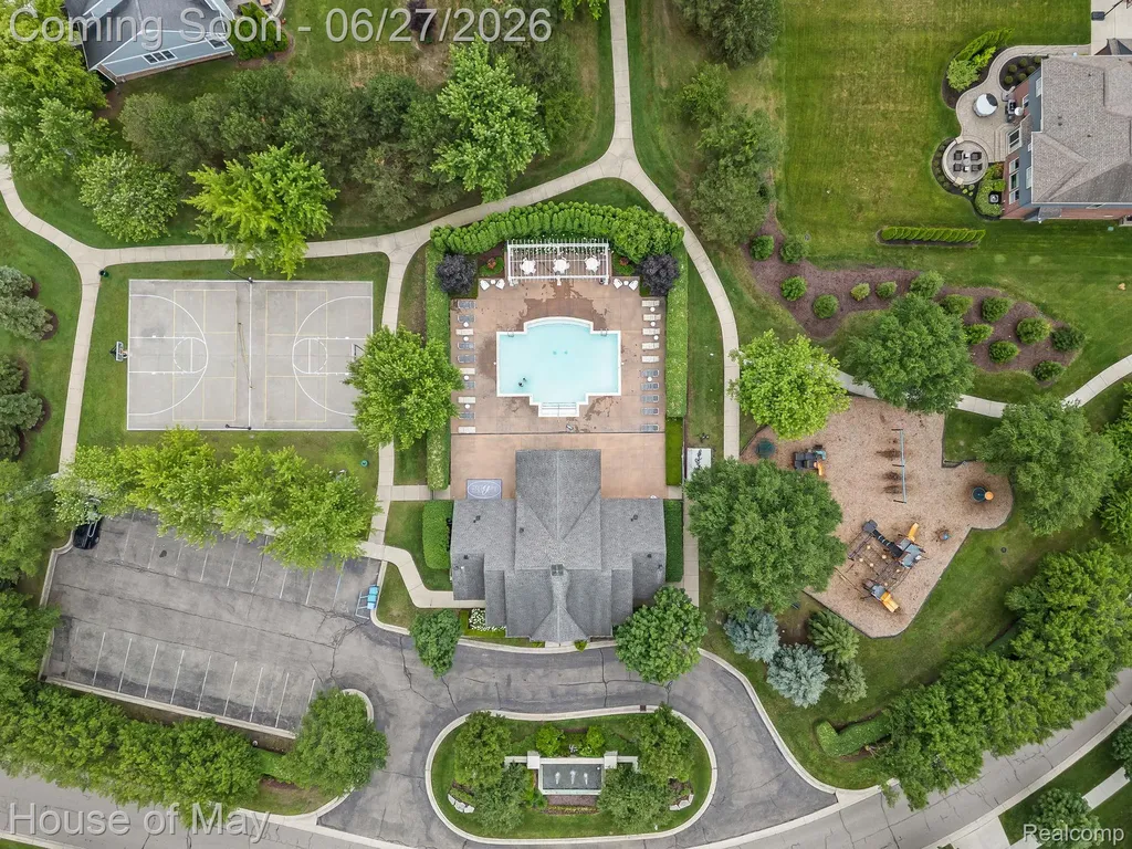 5830 Waycroft Court Commerce Charter Township MI 48382