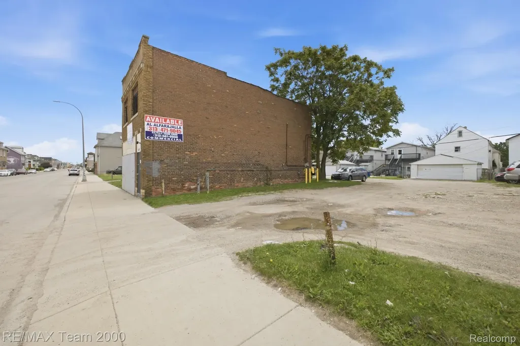 2226 Caniff Street Hamtramck City MI 48212