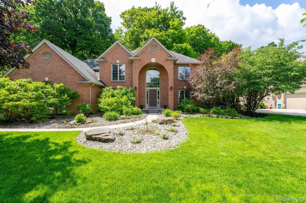 21596 Chase Drive Novi City MI 48375