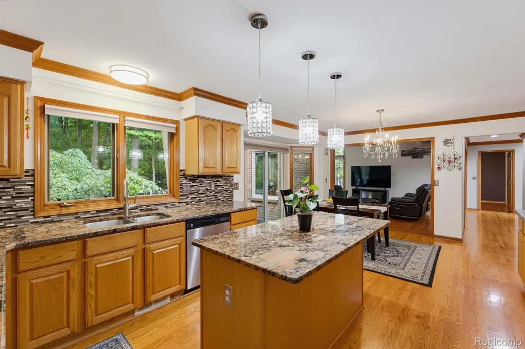 21596 Chase Drive Novi City MI 48375
