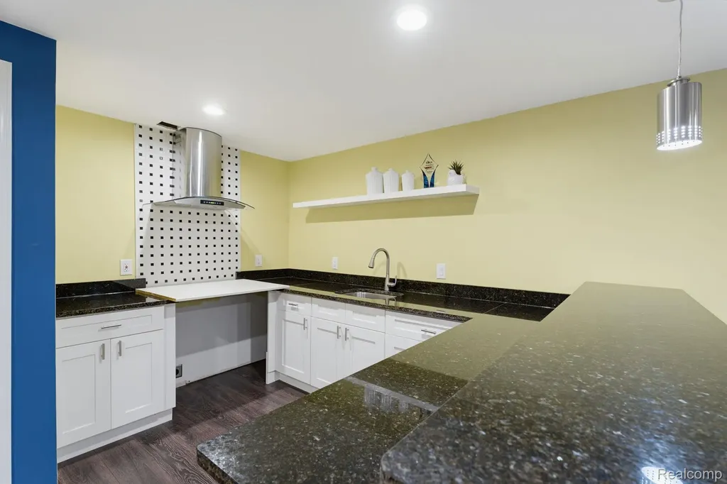 21596 Chase Drive Novi City MI 48375