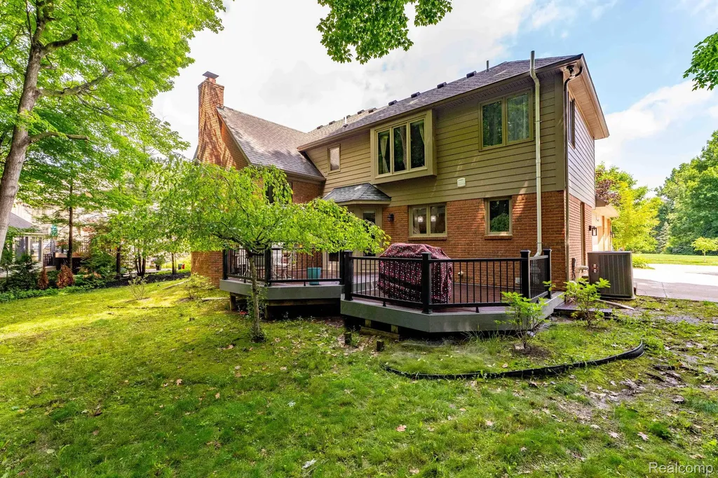 21596 Chase Drive Novi City MI 48375