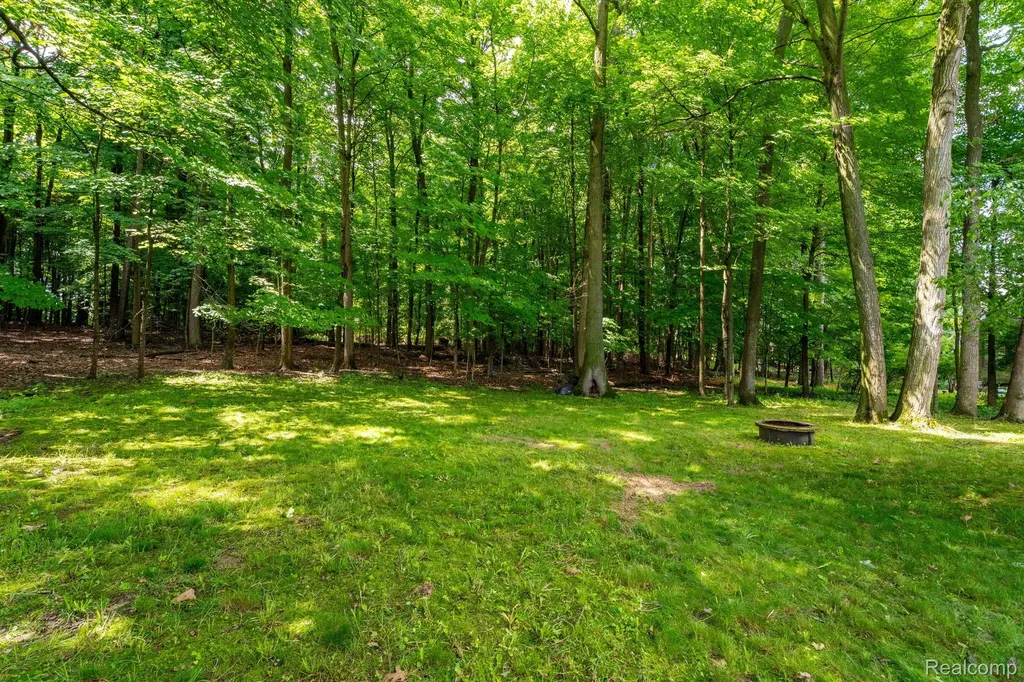 21596 Chase Drive Novi City MI 48375