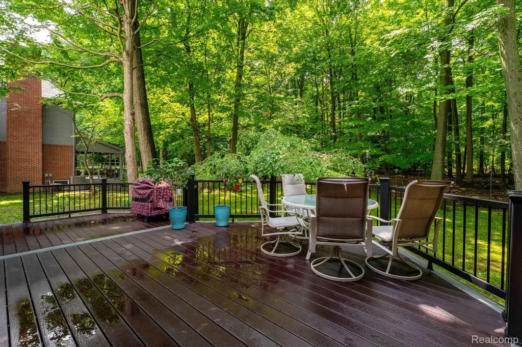 21596 Chase Drive Novi City MI 48375