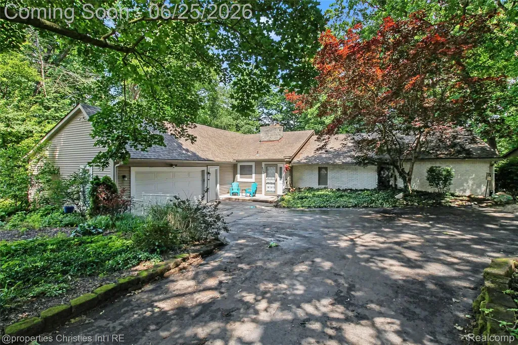 4863 Split Rail Drive Brighton Township MI 48114