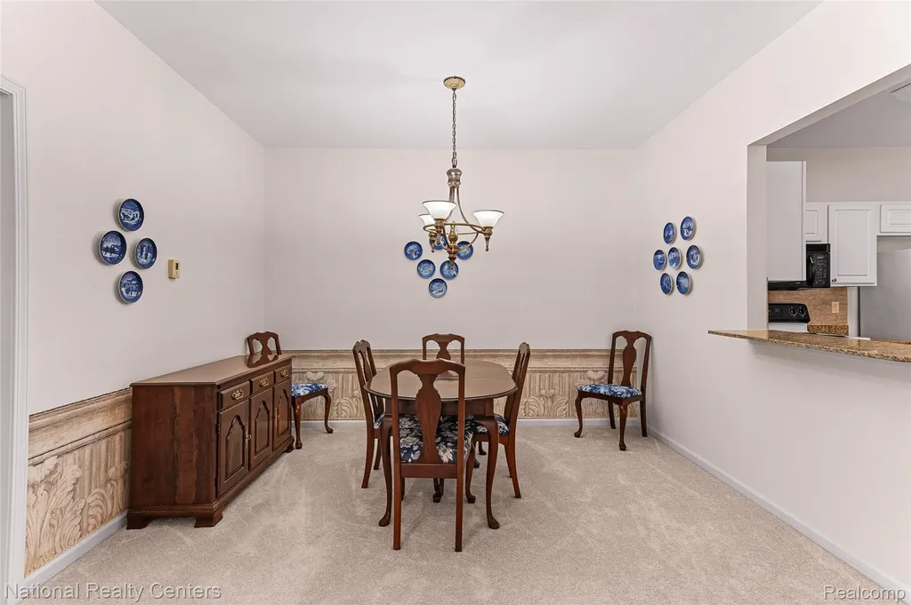 1637 Deepwood Circle Rochester City MI 48307