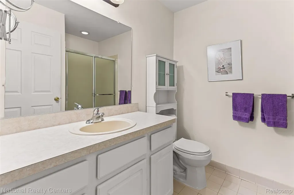 1637 Deepwood Circle Rochester City MI 48307