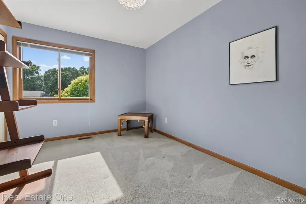 417 Eckford Circle Troy City MI 48085