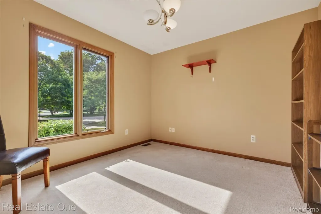 417 Eckford Circle Troy City MI 48085