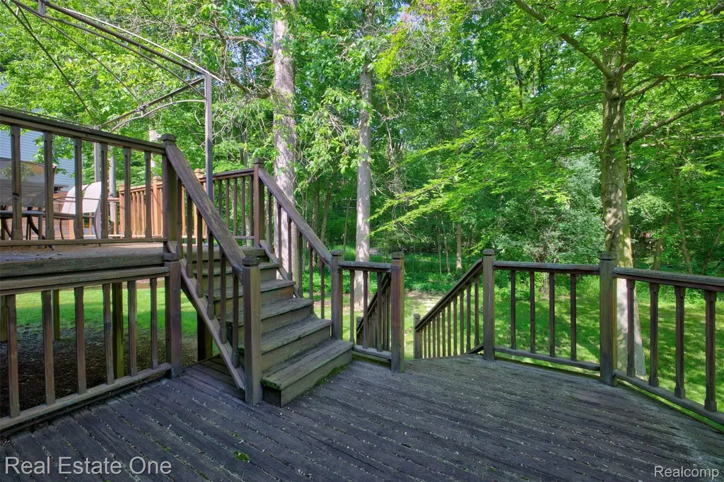 417 Eckford Circle Troy City MI 48085