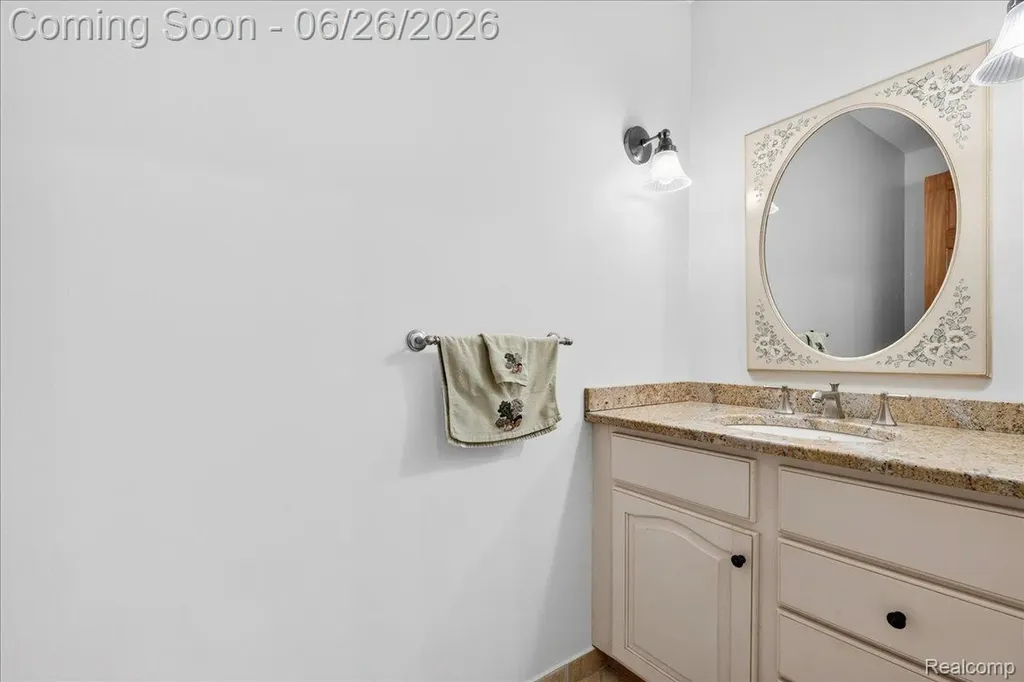 29498 E River Road Grosse Ile Township MI 48138