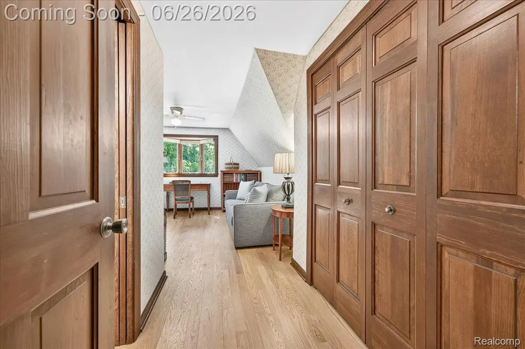 29498 E River Road Grosse Ile Township MI 48138