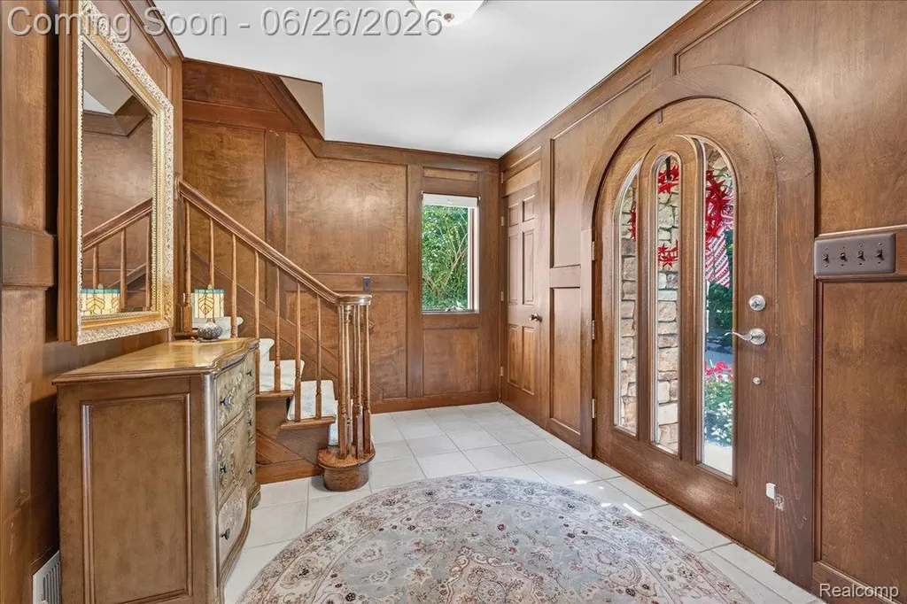 29498 E River Road Grosse Ile Township MI 48138
