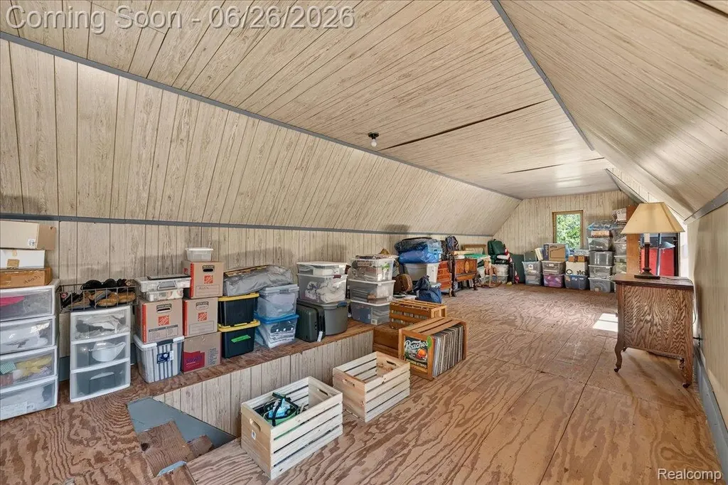 29498 E River Road Grosse Ile Township MI 48138