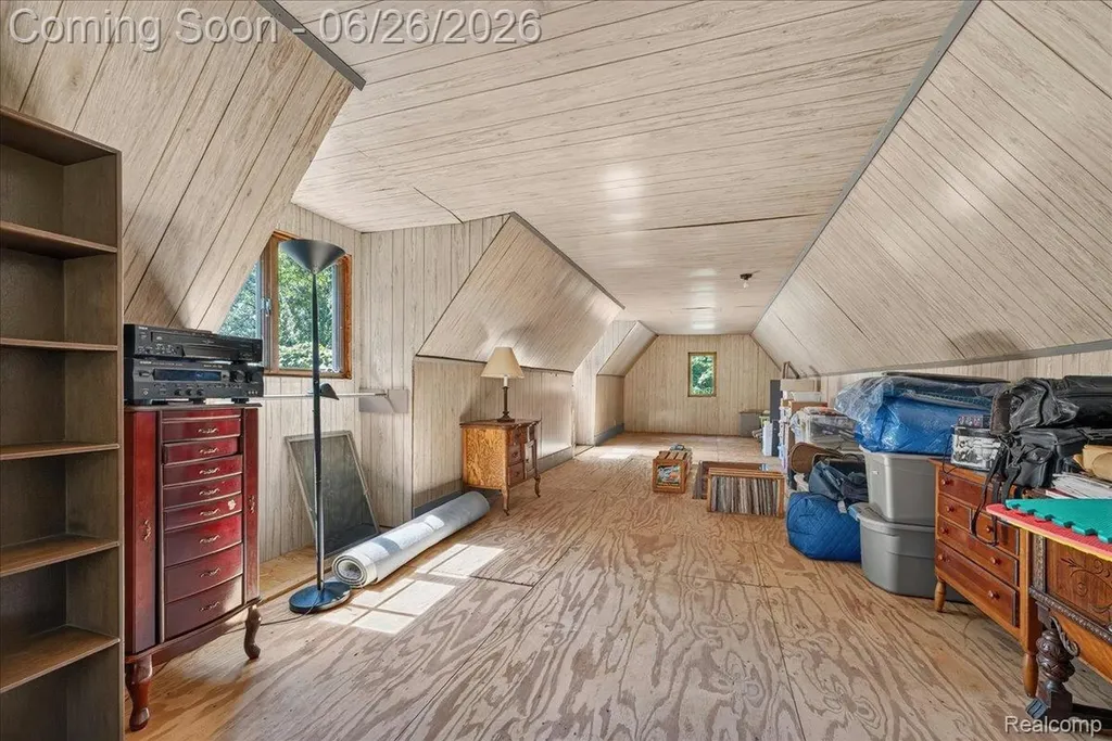 29498 E River Road Grosse Ile Township MI 48138