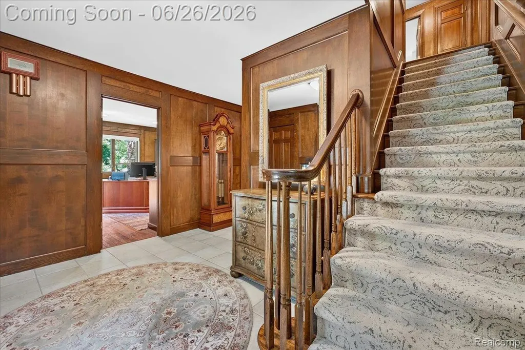 29498 E River Road Grosse Ile Township MI 48138