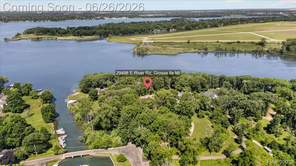 29498 E River Road Grosse Ile Township MI 48138