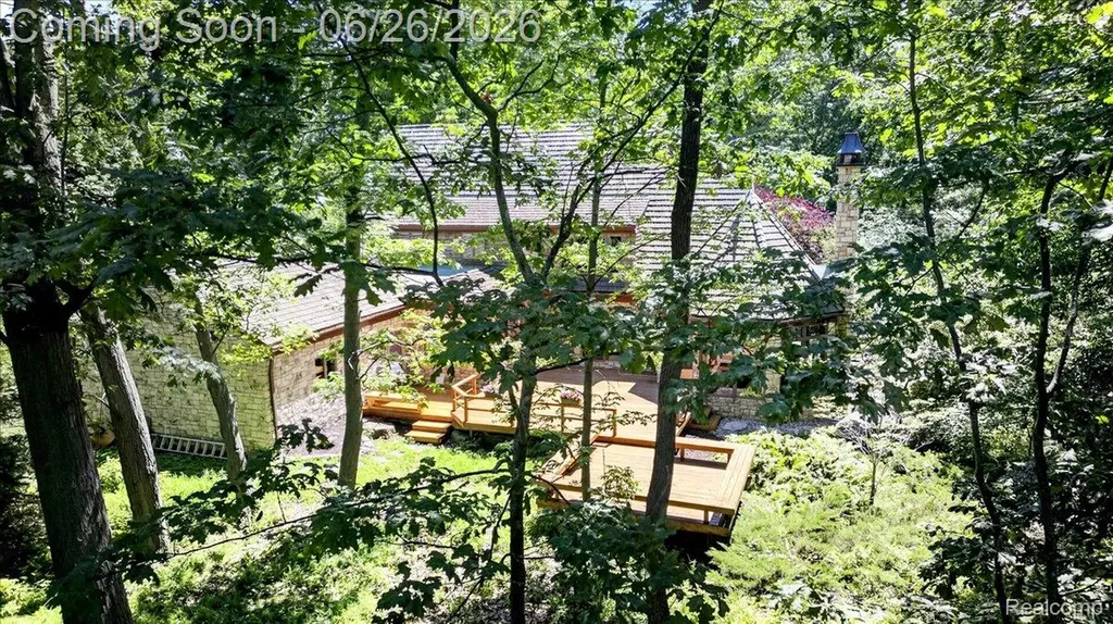 29498 E River Road Grosse Ile Township MI 48138