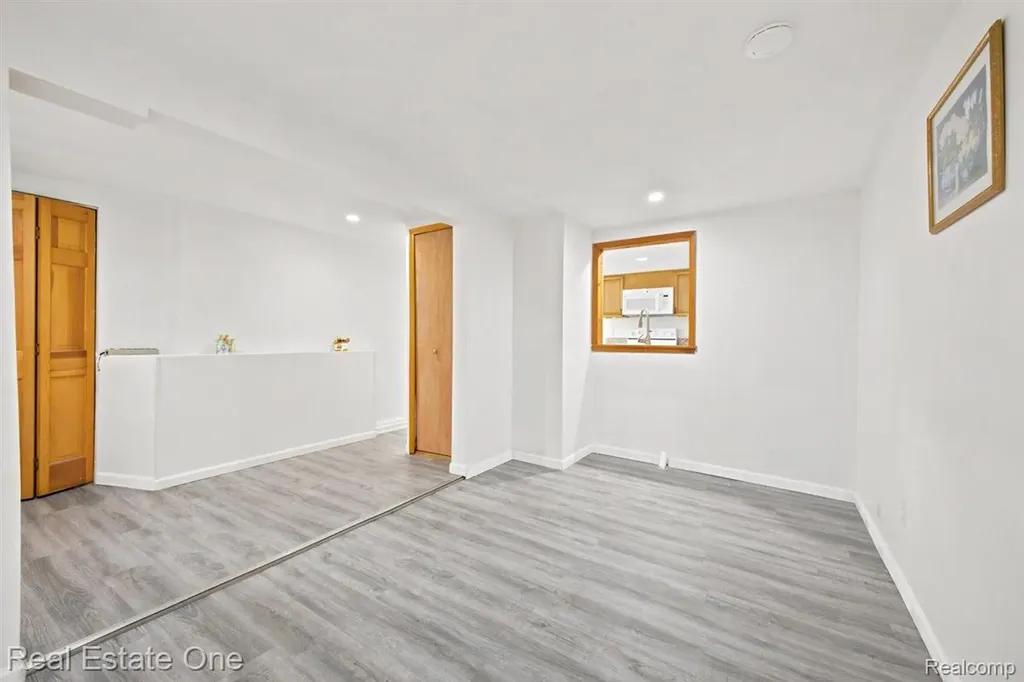 3003 Longview Avenue Rochester Hills City MI 48307