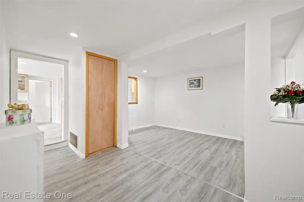 3003 Longview Avenue Rochester Hills City MI 48307