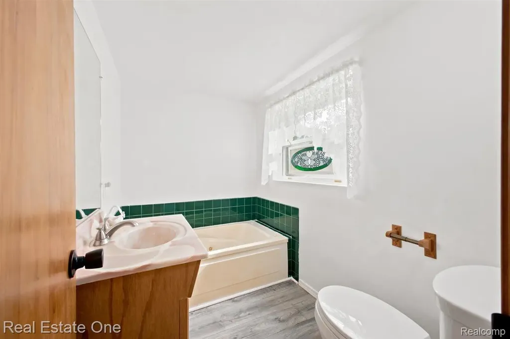 3003 Longview Avenue Rochester Hills City MI 48307