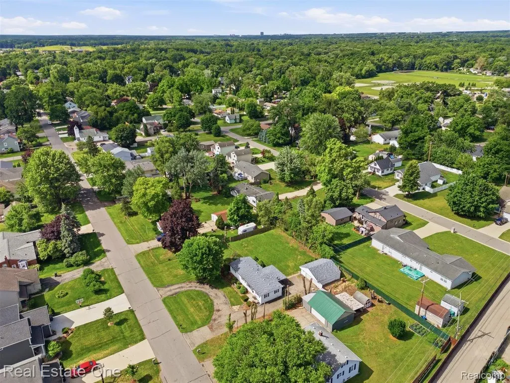 3003 Longview Avenue Rochester Hills City MI 48307