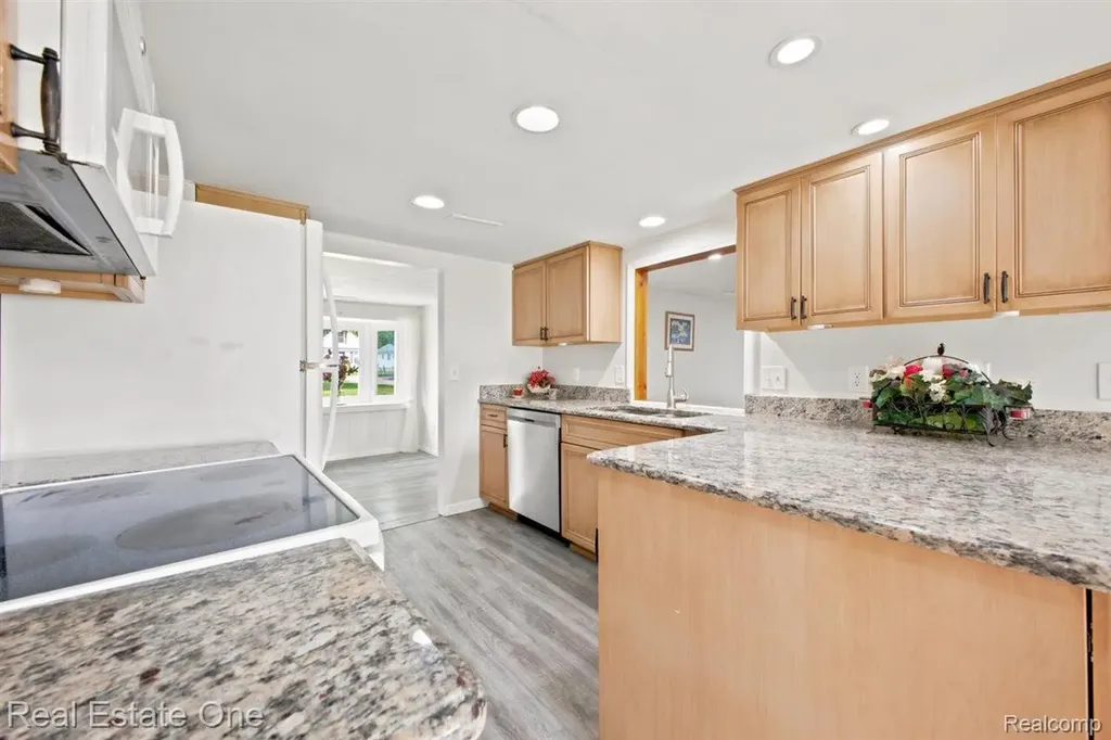 3003 Longview Avenue Rochester Hills City MI 48307