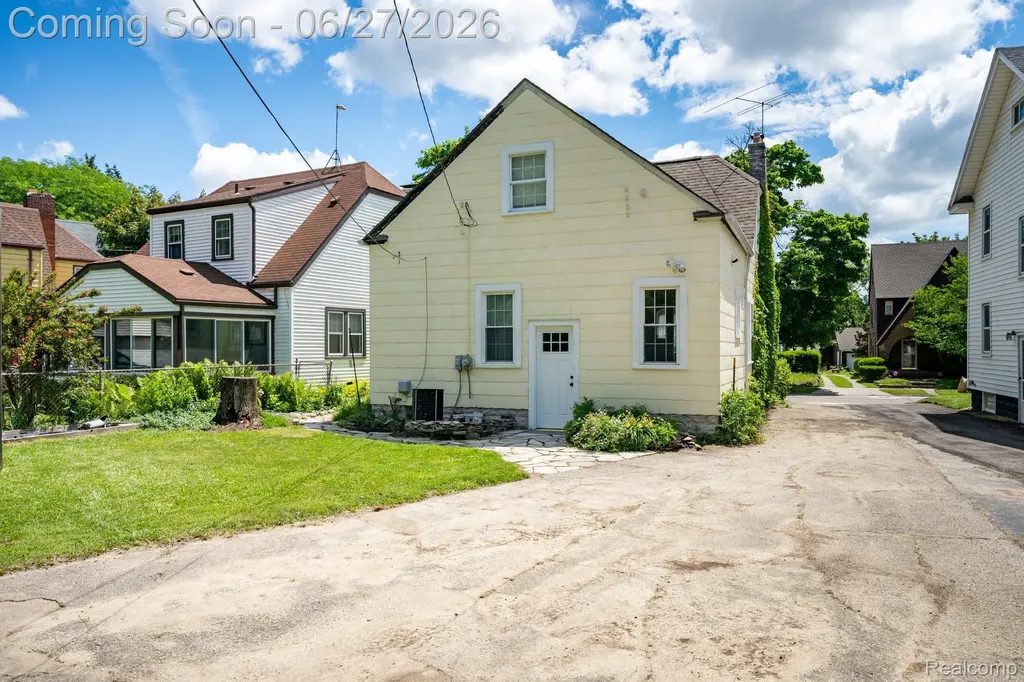 39 Mohawk Road Pontiac City MI 48341