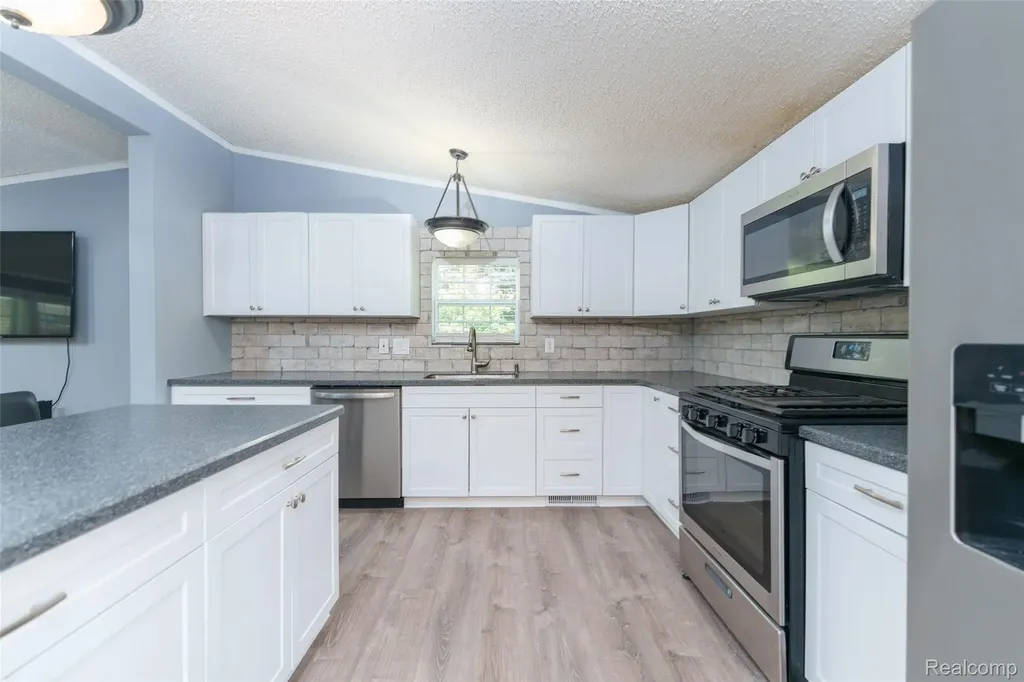 20978 W M 36 Unadilla Township MI 48169