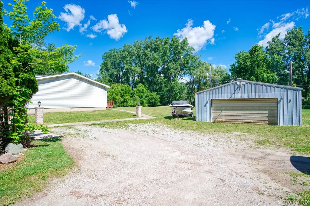 20978 W M 36 Unadilla Township MI 48169