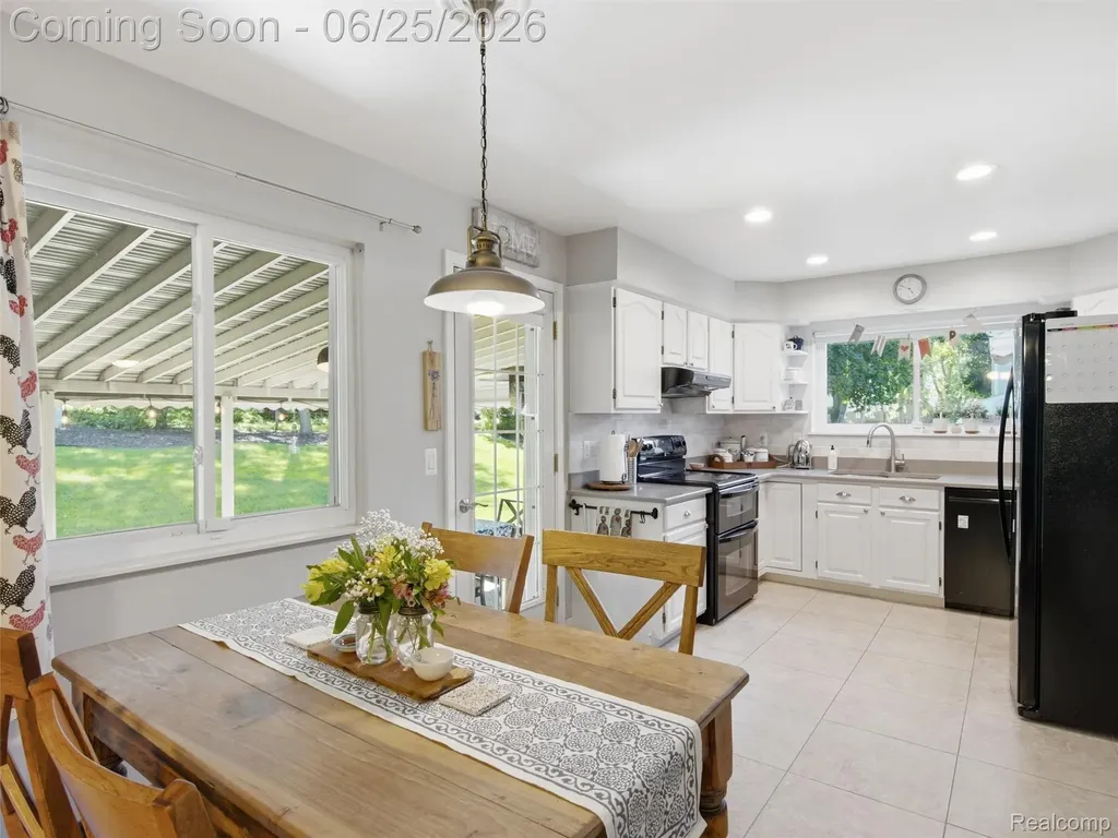 36829 Lansbury Lane Farmington City MI 48335