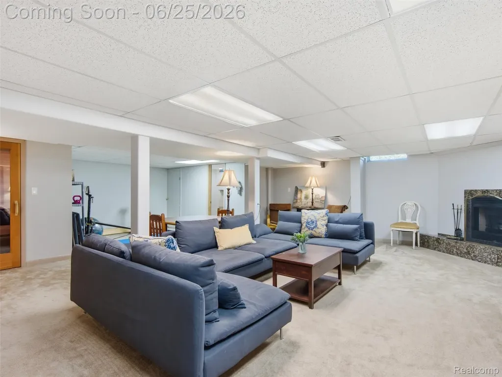 36829 Lansbury Lane Farmington City MI 48335