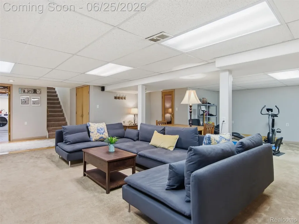 36829 Lansbury Lane Farmington City MI 48335