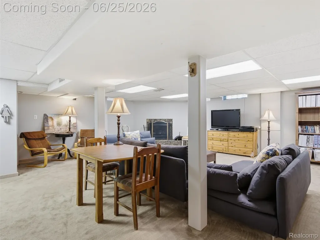 36829 Lansbury Lane Farmington City MI 48335