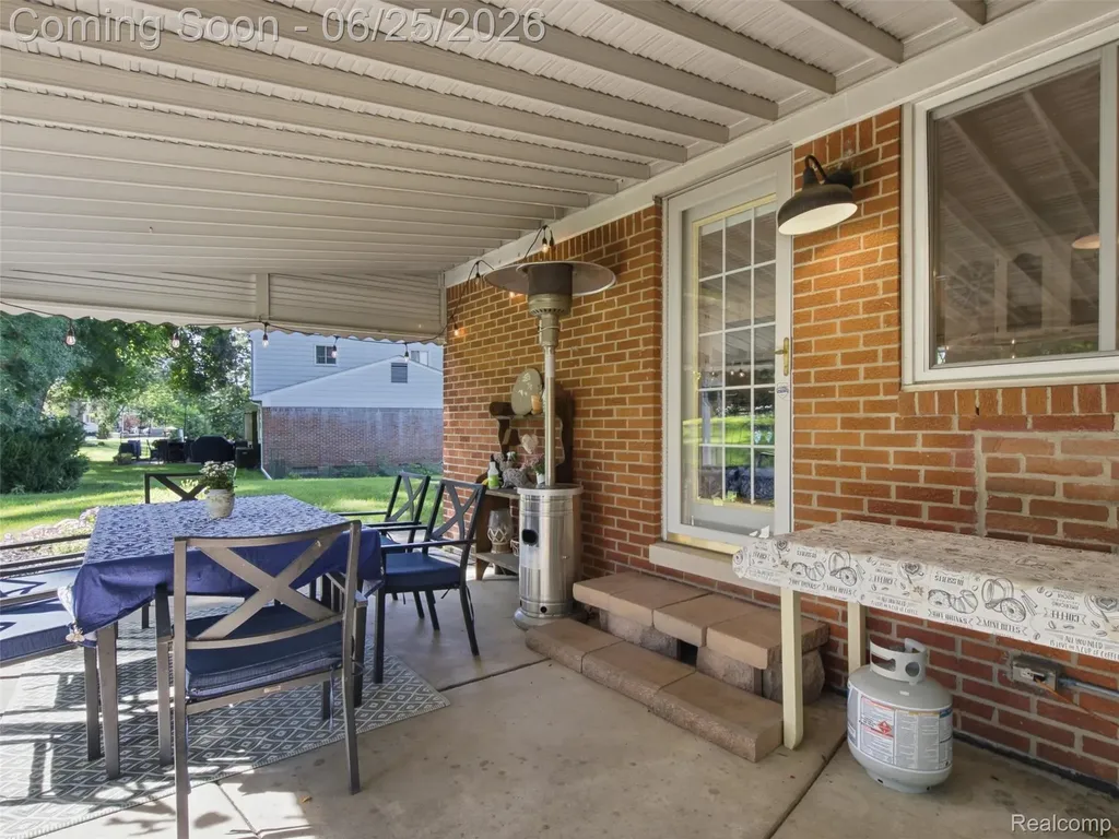 36829 Lansbury Lane Farmington City MI 48335