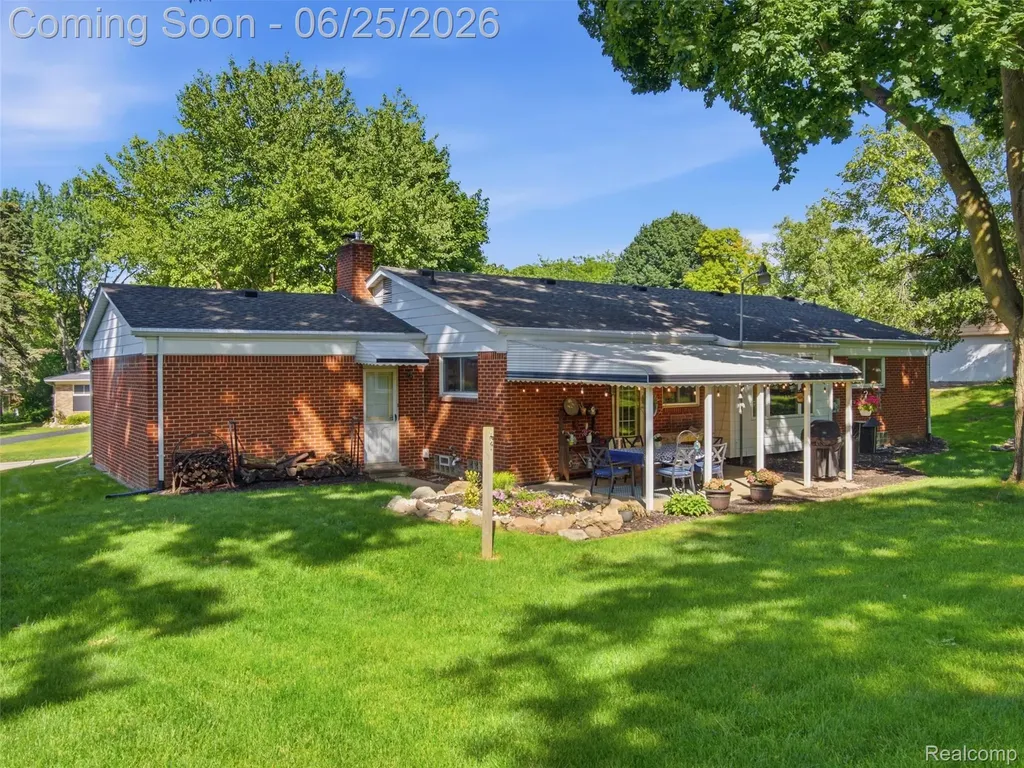 36829 Lansbury Lane Farmington City MI 48335