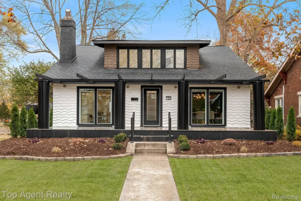 784 Barrington Road Grosse Pointe City MI 48230