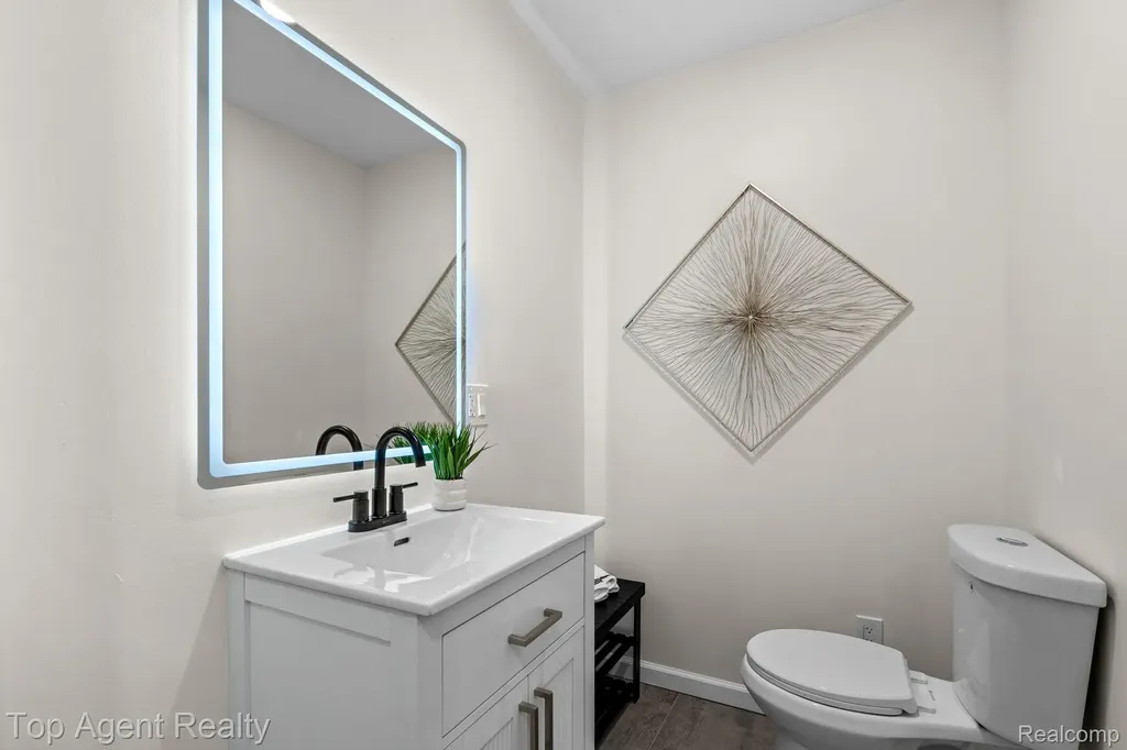784 Barrington Road Grosse Pointe City MI 48230