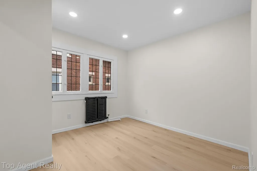 784 Barrington Road Grosse Pointe City MI 48230