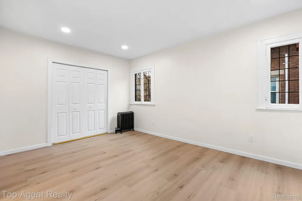 784 Barrington Road Grosse Pointe City MI 48230