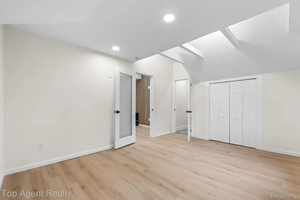 784 Barrington Road Grosse Pointe City MI 48230