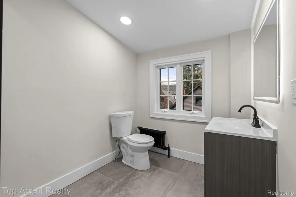 784 Barrington Road Grosse Pointe City MI 48230