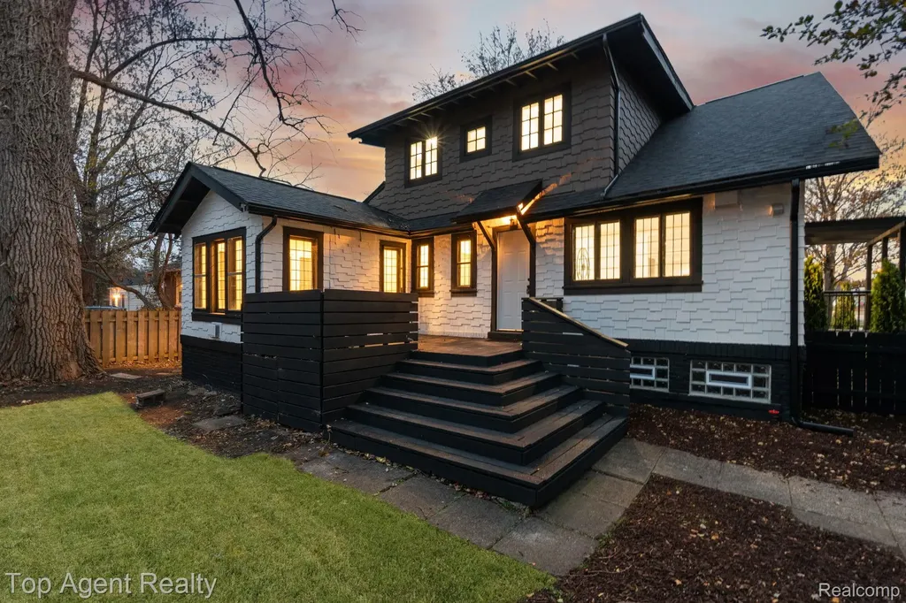 784 Barrington Road Grosse Pointe City MI 48230